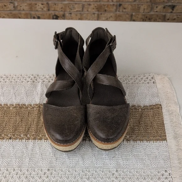 Timberland Platform Sandals - Picture 3 of 6